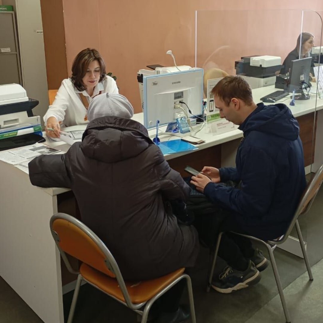 Рабочий визит в Абазу: Дмитрий Панарин оценил работу МФЦ